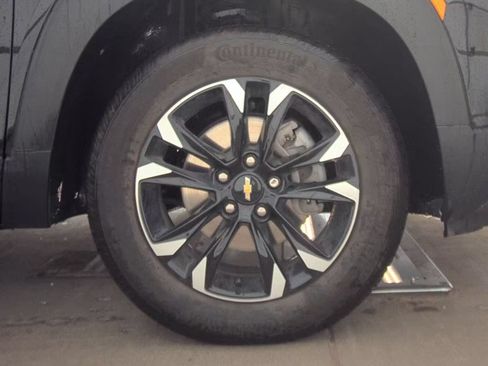 Used 2023 Chevrolet TrailBlazer LT AWD/4WD image 10