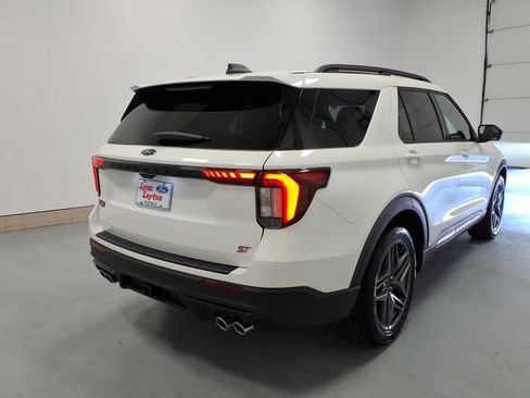 Used 2025 Ford Explorer ST w/ Sun And Sound Package RWD image 3