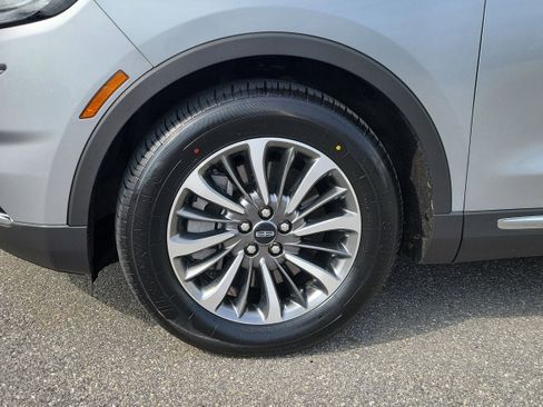 Used 2023 Lincoln Nautilus AWD w/ Premium Package image 11