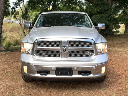 Used 2018 RAM 1500 Lone Star AWD/4WD image 2