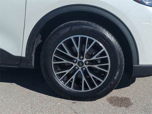 Used 2023 Ford Escape SE image 11