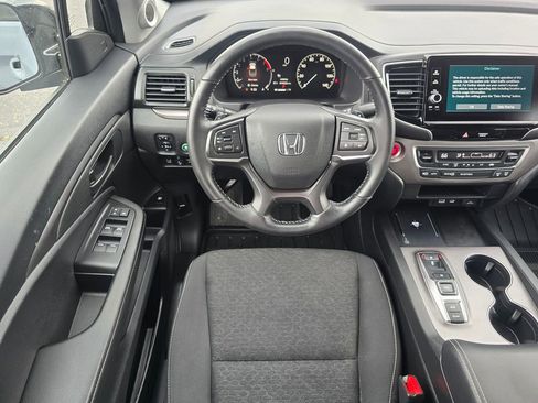 Used 2025 Honda Ridgeline Sport image 21