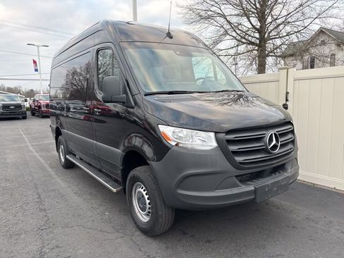 Used 2022 Mercedes-Benz Sprinter 2500 w/ Acoustic Package image 2