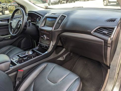 Used 2019 Ford Edge Titanium image 14