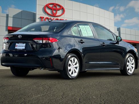 Certified 2025 Toyota Corolla LE image 3