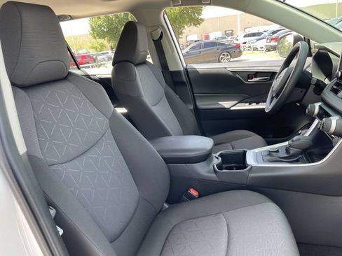 Used 2025 Toyota RAV4 XLE w/ Convenience Package AWD/4WD image 28