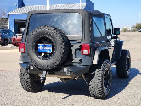 Used 2017 Jeep Wrangler Rubicon w/ Power Convenience Group image 4