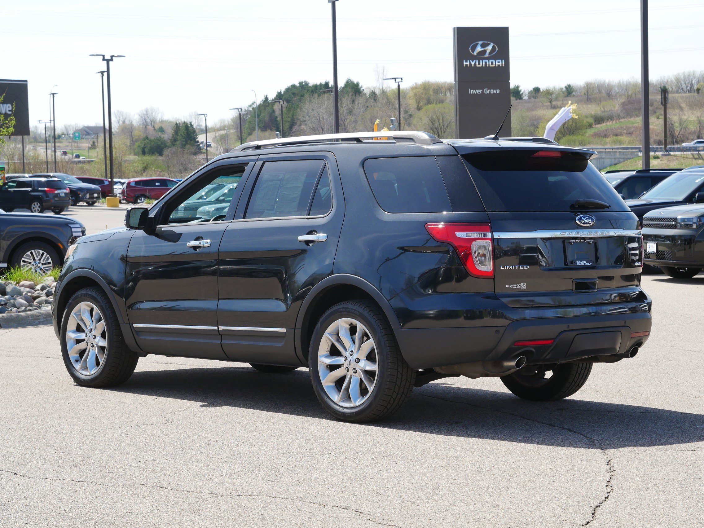 Used 2014 Ford Explorer Limited w/ Equipment Group 302A AWD/4WD image 8