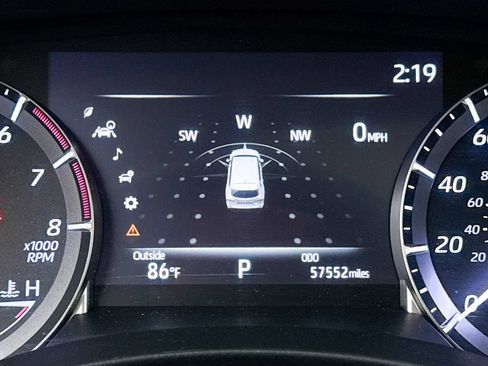 Used 2023 Toyota Highlander XLE FWD image 38