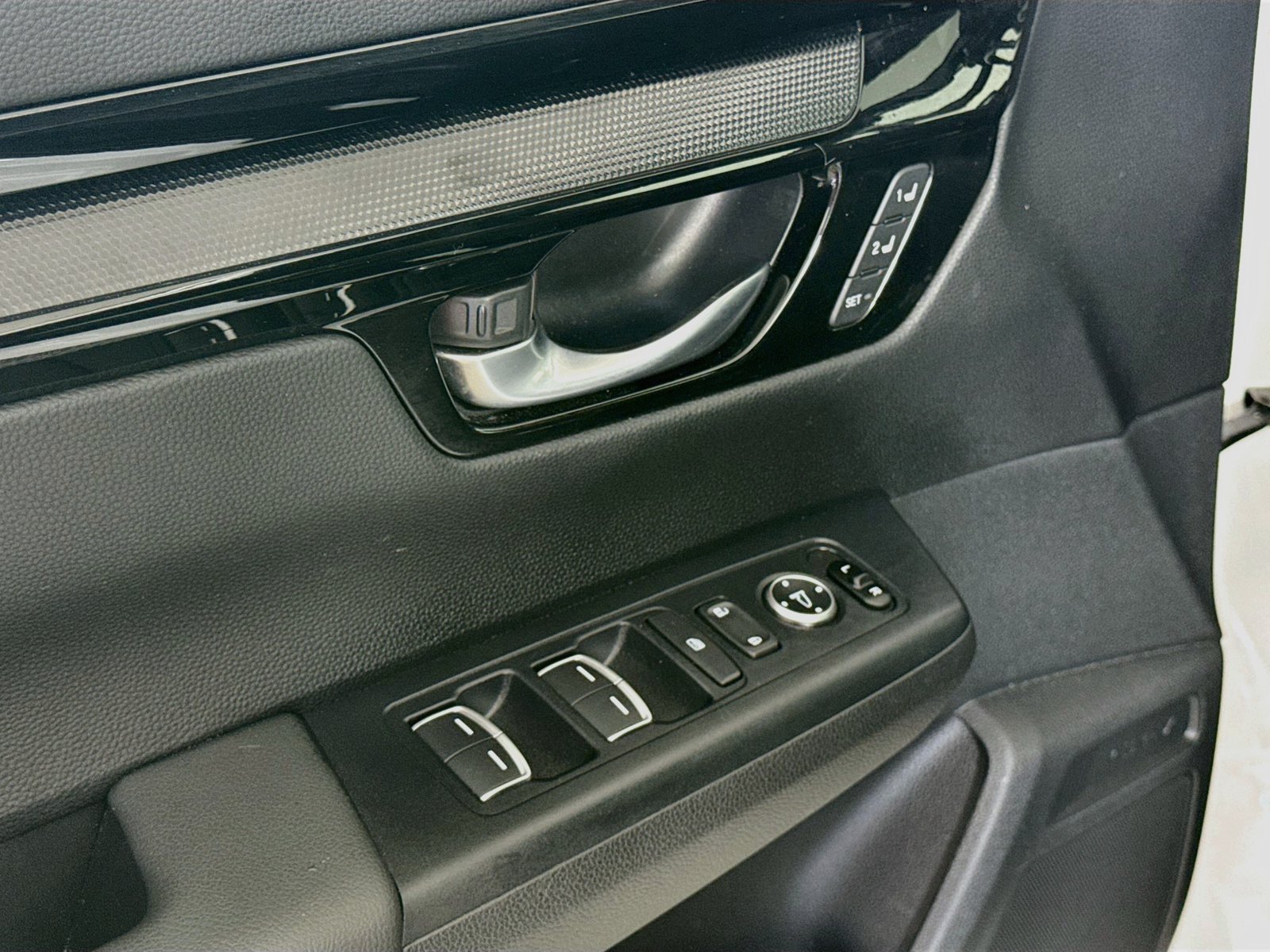 Used 2024 Honda CR-V Sport Touring image 11