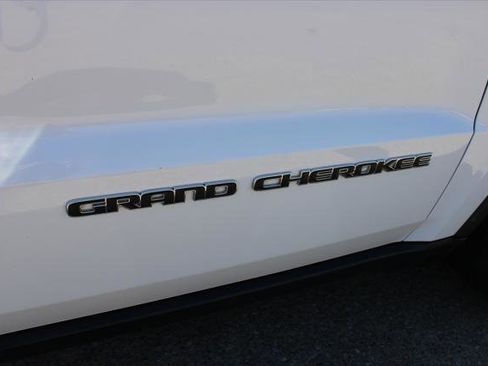 Certified 2020 Jeep Grand Cherokee Limited AWD/4WD image 16