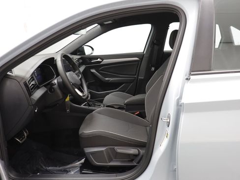 Certified 2025 Volkswagen Jetta Sport image 5