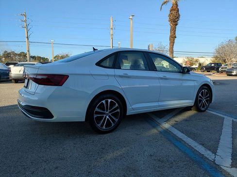 Certified 2025 Volkswagen Jetta Sport image 6