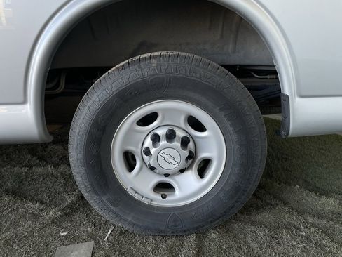 Used 2016 Chevrolet Express 2500 LS image 11