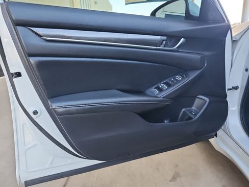 Used 2019 Honda Accord Sport image 11