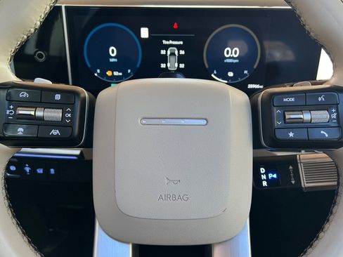 Used 2025 Hyundai Santa Fe Calligraphy image 32