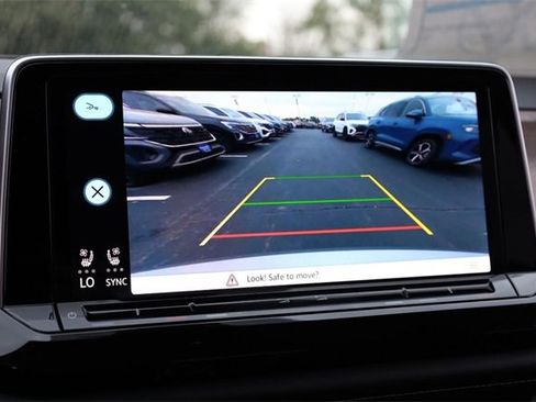 New 2026 Volkswagen Atlas SE image 14