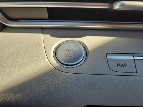 Used 2023 Hyundai Elantra Limited image 34