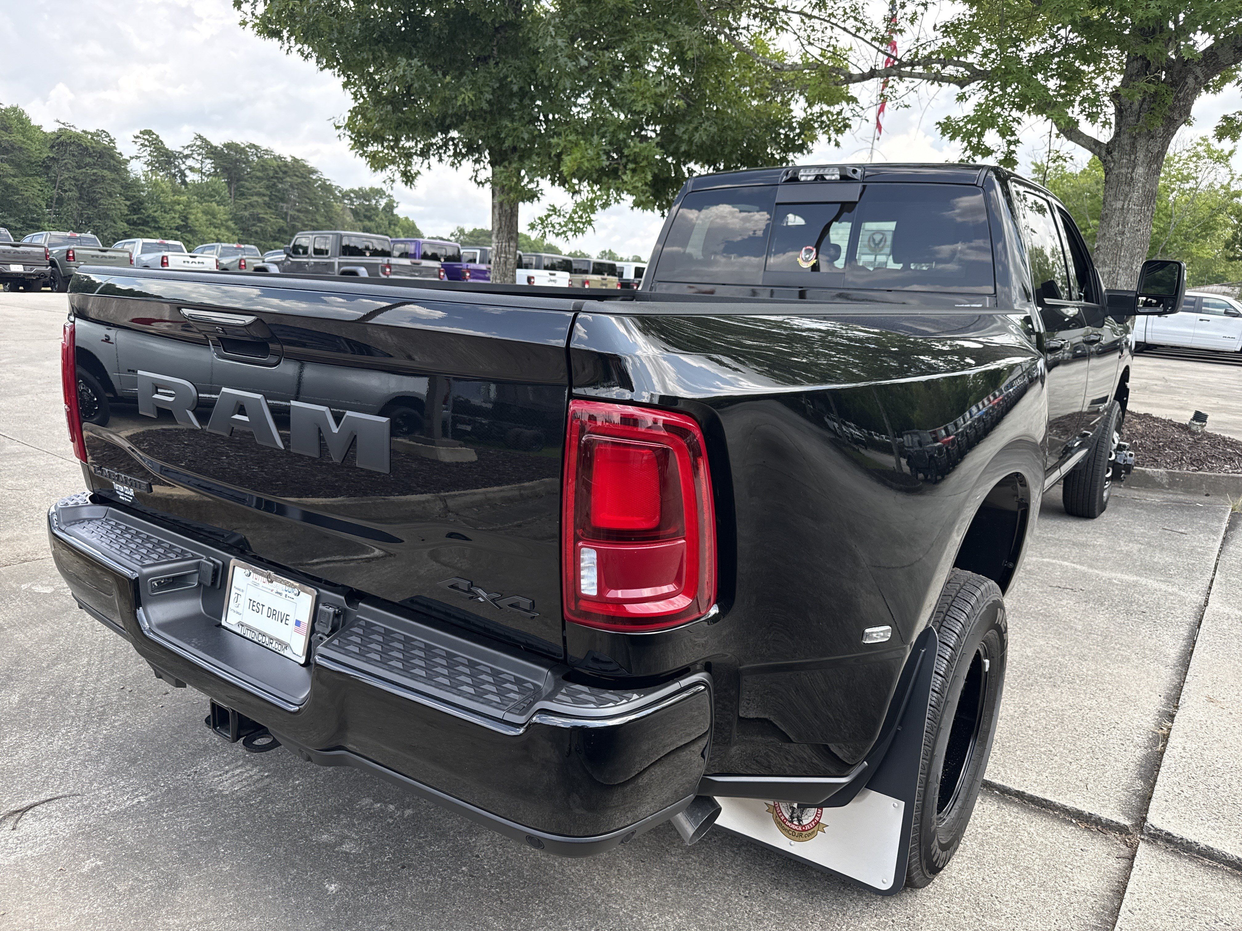 New 2026 RAM 3500 Laramie AWD/4WD image 7