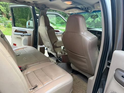 Used 2004 Ford Excursion Limited AWD/4WD image 15