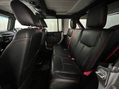 Used 2017 Jeep Wrangler Unlimited Rubicon AWD/4WD image 19