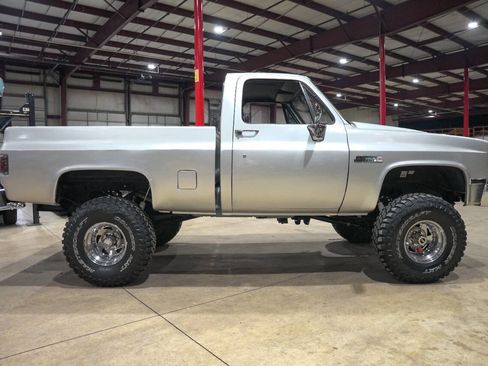 Used 1987 GMC Sierra 1500 R1500 2dr Standard Cab SB image 10