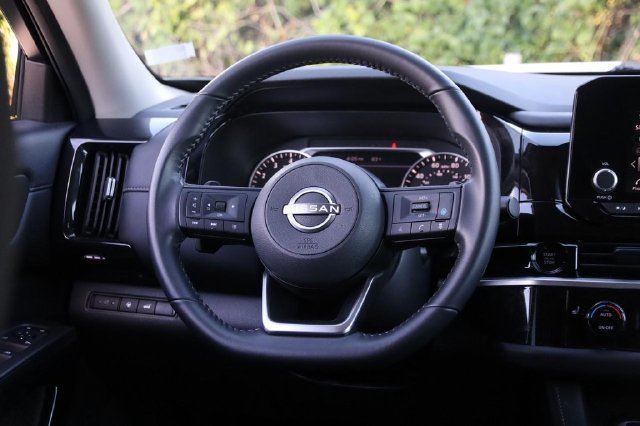 Certified 2025 Nissan Pathfinder SV AWD/4WD image 25