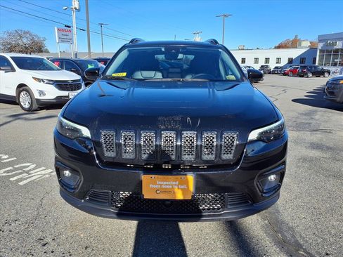 Used 2022 Jeep Cherokee Latitude w/ Sun & Sound Group image 2