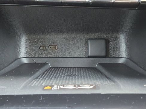 Used 2025 Chevrolet Traverse LT FWD image 22