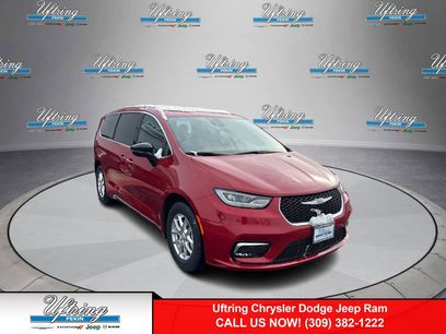 New 2026 Chrysler Pacifica Select