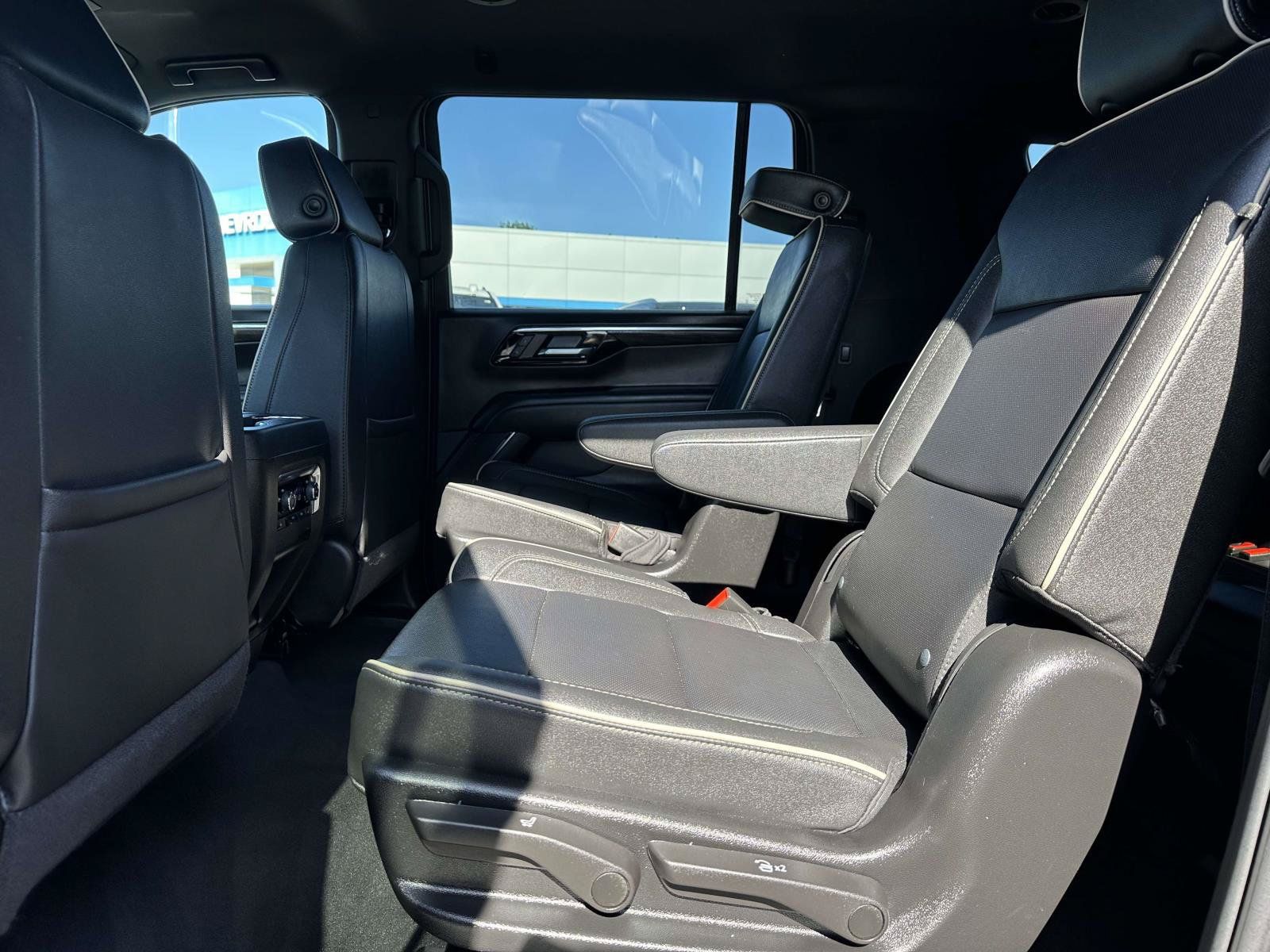 Used 2026 Chevrolet Suburban Premier AWD/4WD image 24