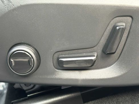 Used 2025 Volvo XC60 B5 Core w/ Climate Package image 22