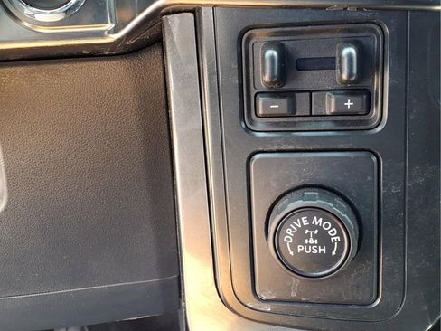 Used 2022 Ford F150 Lariat w/ Equipment Group 502A High image 12