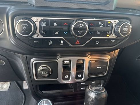 Used 2018 Jeep Wrangler Sport AWD/4WD image 21