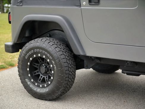 Used 2004 Jeep Wrangler 4WD w/ 30" Tire & Wheel Group image 28
