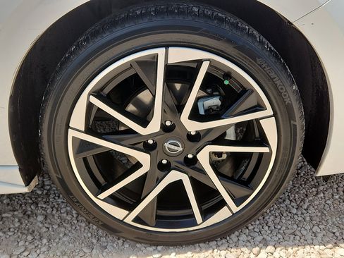 Used 2024 Nissan Sentra SR w/ SR Premium Package FWD image 7
