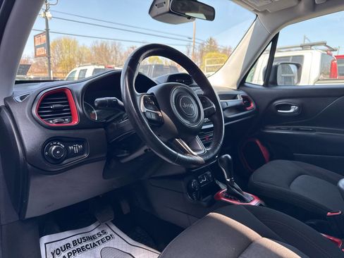 Used 2016 Jeep Renegade Trailhawk w/ Cold Weather Group image 33