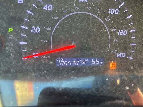 Used 2010 Toyota Camry LE image 8