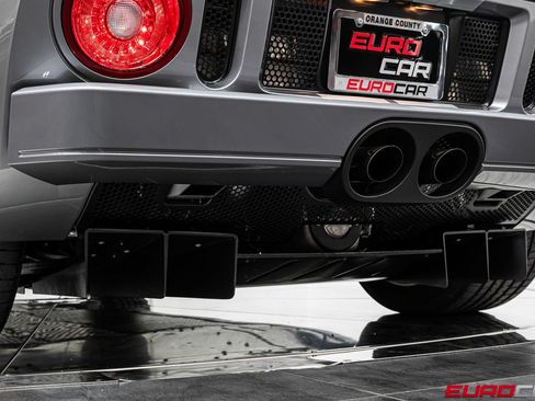 Used 2006 Ford GT RWD image 24
