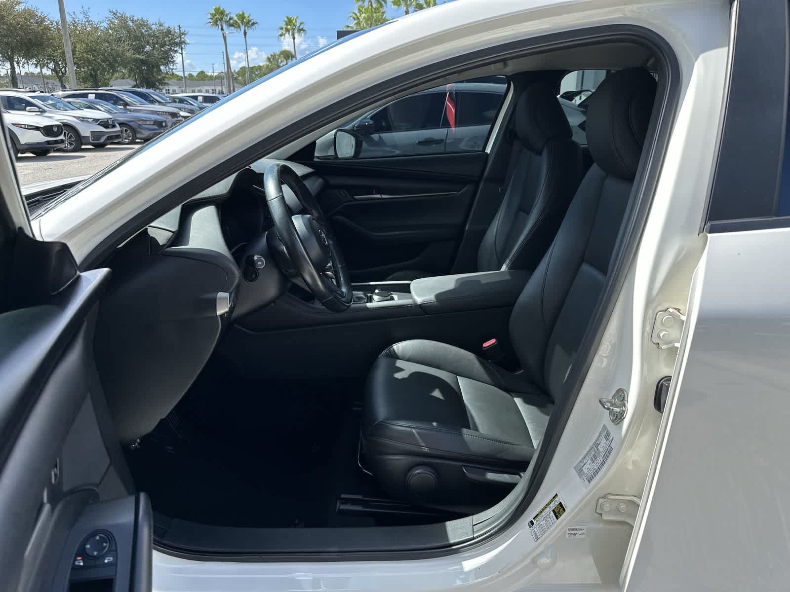 Used 2020 MAZDA MAZDA3 Sedan w/ Select Package FWD image 2