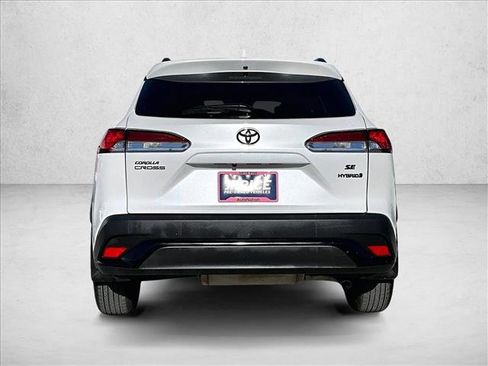 Used 2024 Toyota Corolla Cross SE image 4