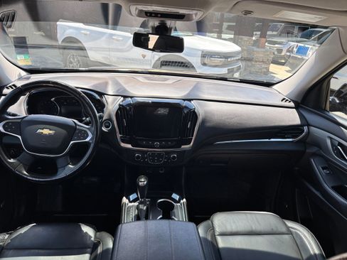 Used 2020 Chevrolet Traverse LT w/ LT Premium Package image 14