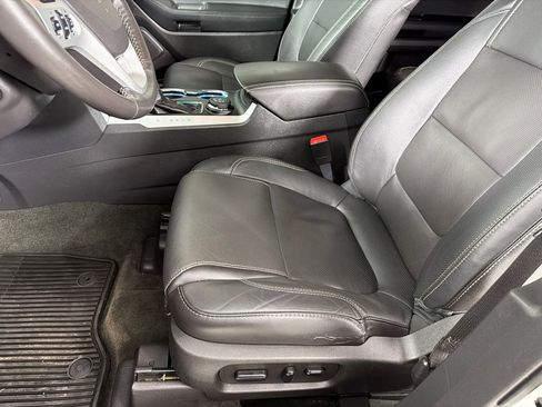 Used 2014 Ford Explorer Sport w/ Equipment Group 401A AWD/4WD image 9