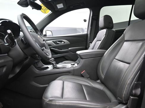 Used 2023 Chevrolet Traverse LT w/ LT Premium Package AWD/4WD image 19