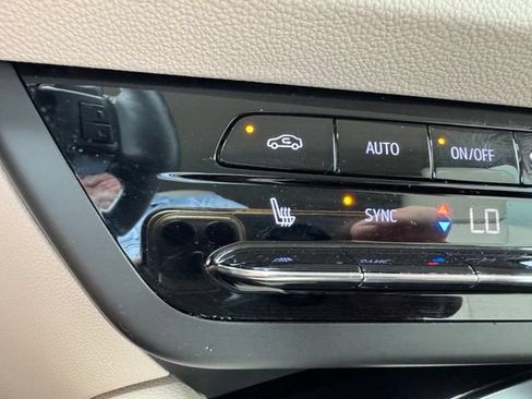 Used 2021 Buick Envision Essence w/ Technology Package I FWD image 11