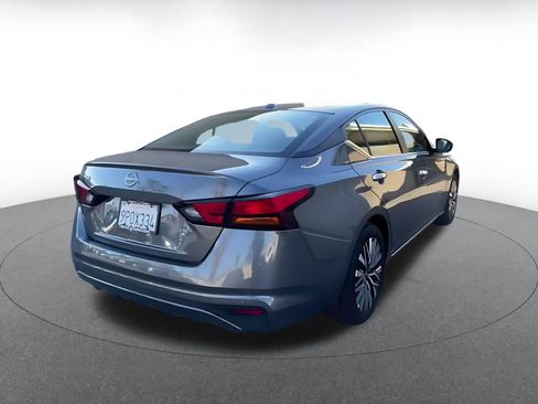 Used 2025 Nissan Altima 2.5 SV image 14
