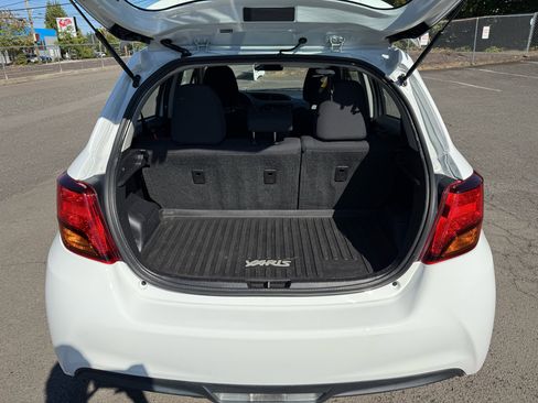 Used 2017 Toyota Yaris SE image 15
