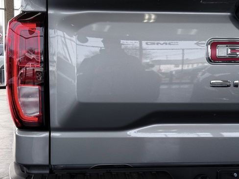 Used 2025 GMC Sierra 1500 Elevation image 16