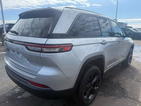 New 2026 Jeep Grand Cherokee Limited w/ Limited Altitude Package AWD/4WD image 3
