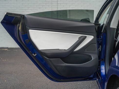 Used 2018 Tesla Model 3 Long Range AWD/4WD image 26